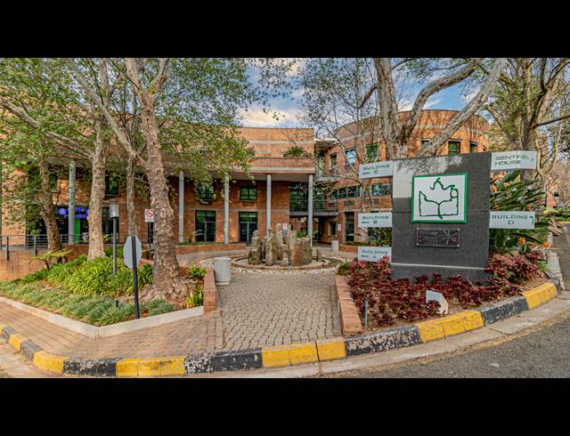 357M² OFFICE TO LET IN PARKTOWN